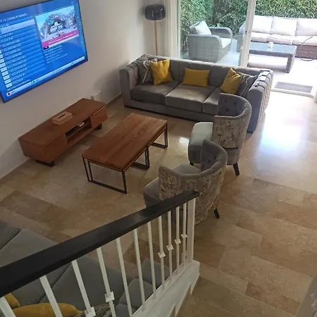 בית נופש Modern Golf Puerto Banus
