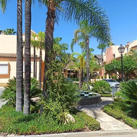 בית נופש Modern Golf Puerto Banus
